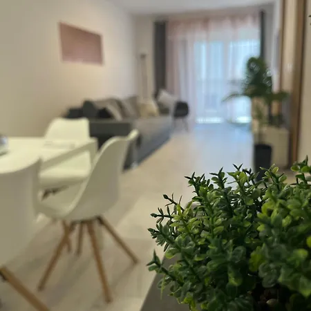 Center-apartment In Heart Of Center شقة ديبريتْسين