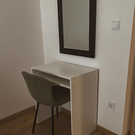 Apartment Center-apartment In Heart Of Center